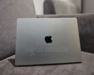 New Laptop Apple Macbook Pro 2025 M5 14-Inch 16GB SSD 512GB