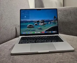 New Laptop Apple Macbook Pro 2025 M5 14-Inch 16GB SSD 512GB