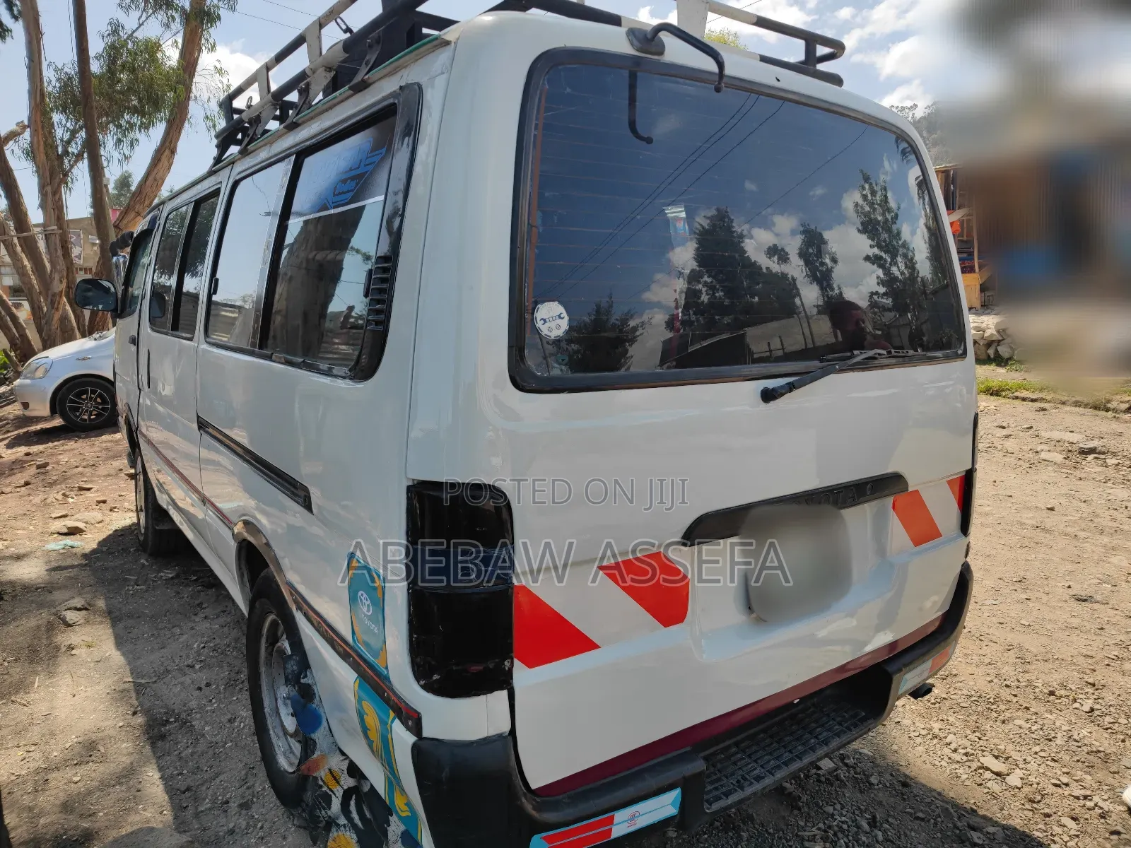 Toyota HiAce 2001 White