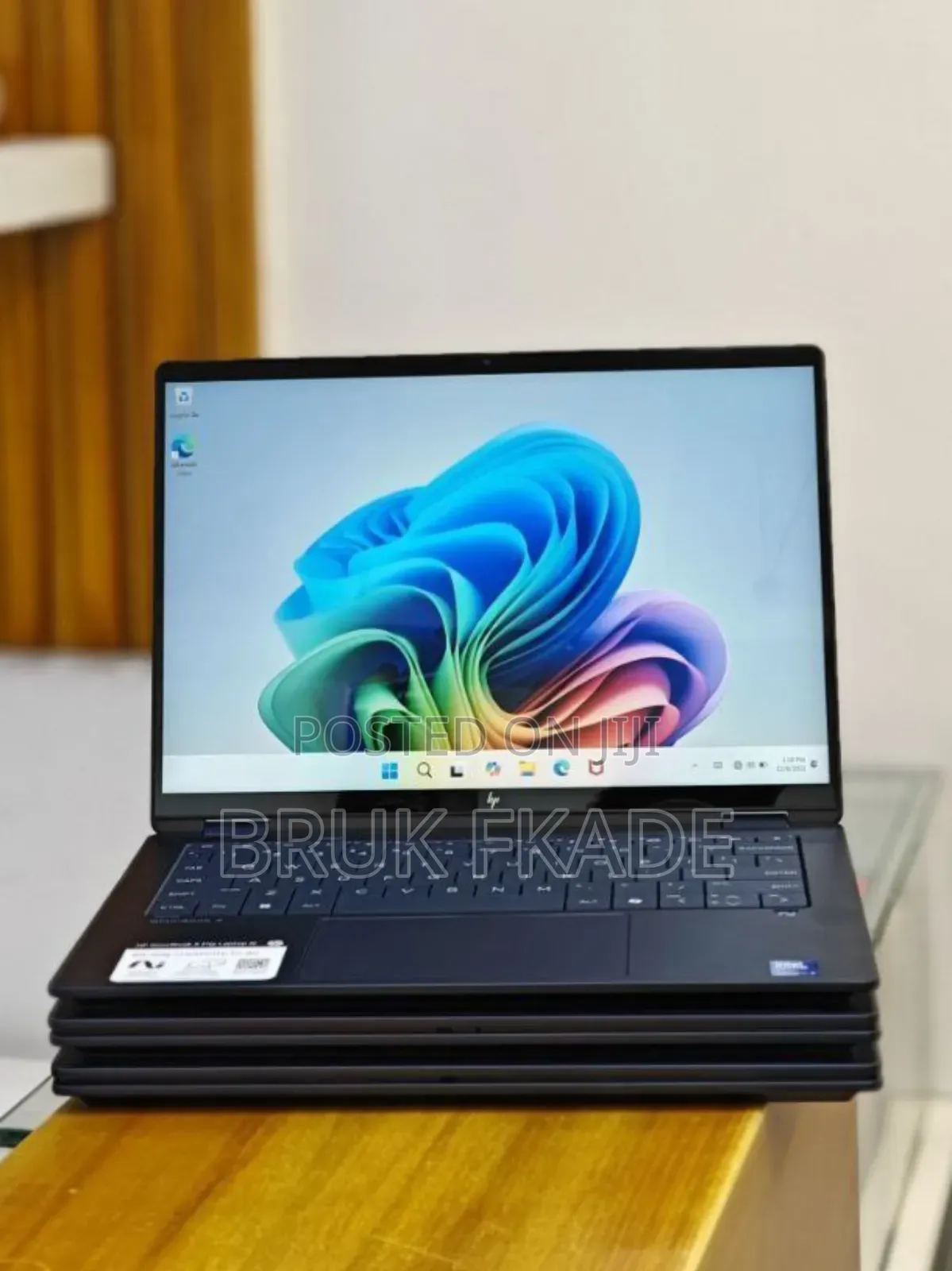 New Laptop HP OmniBook X Flip 14" 16GB Intel Core Ultra 7 SSD 1T