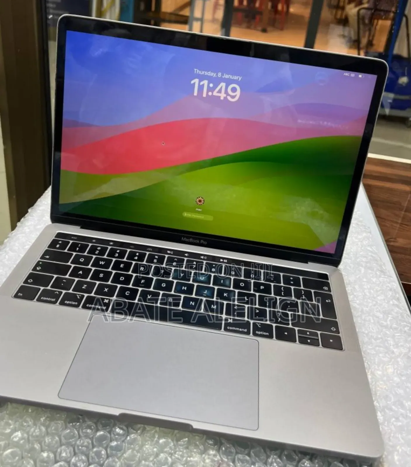 New Laptop Apple MacBook Pro 2019 8GB Intel Core I5 SSD 128GB