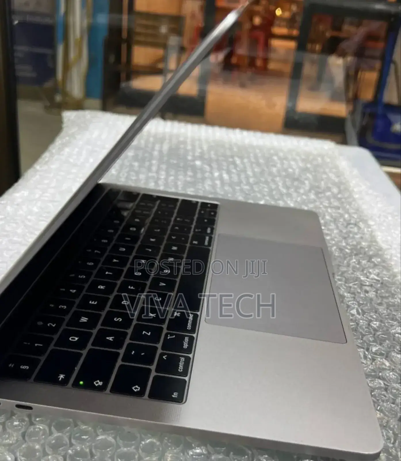 New Laptop Apple MacBook Pro 2019 8GB Intel Core I5 SSD 128GB