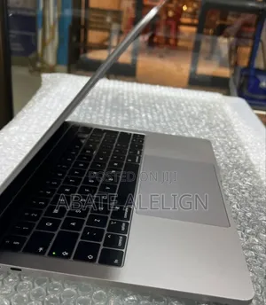 New Laptop Apple MacBook Pro 2019 8GB Intel Core I5 SSD 128GB