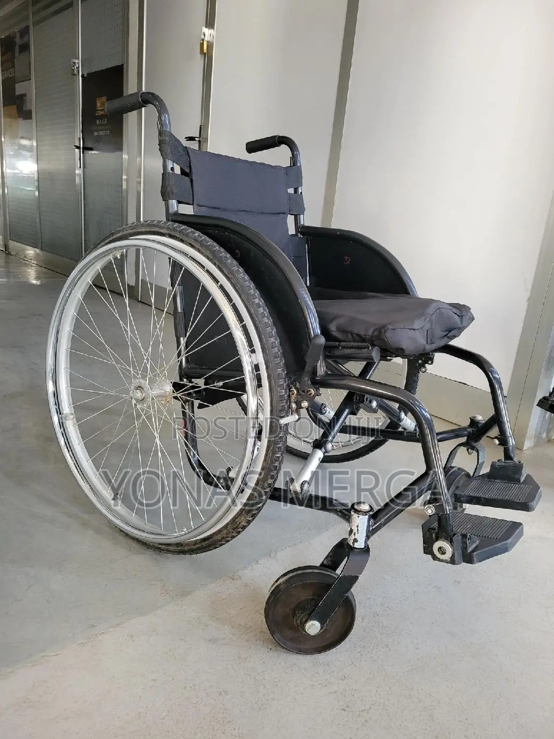 Wheelchair等𦬅with Rear Hand Brakes –銫ideal for Elderly and Disabled