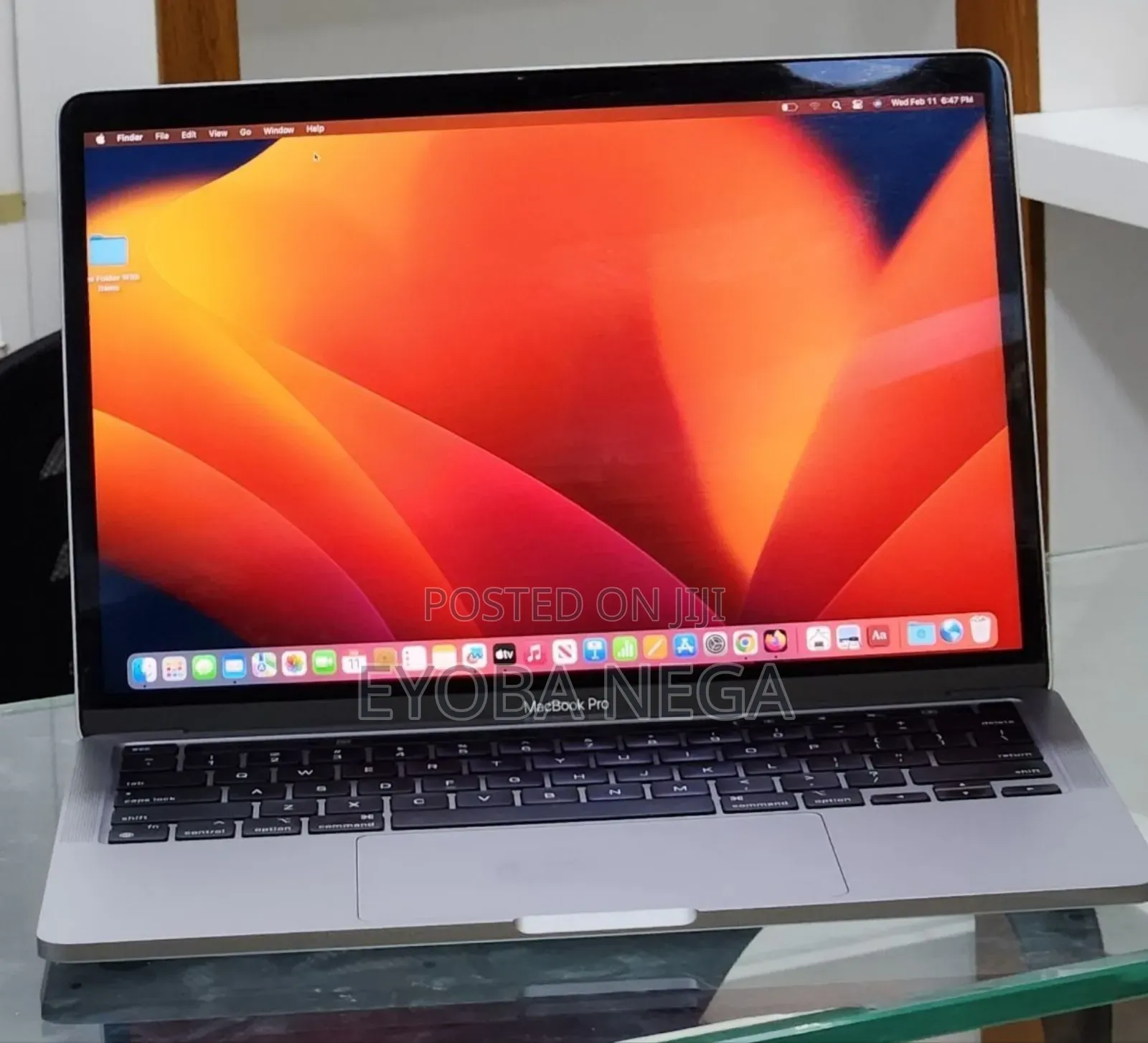 Laptop Apple MacBook Pro 2022 M2 8GB Apple M2 SSD 256GB