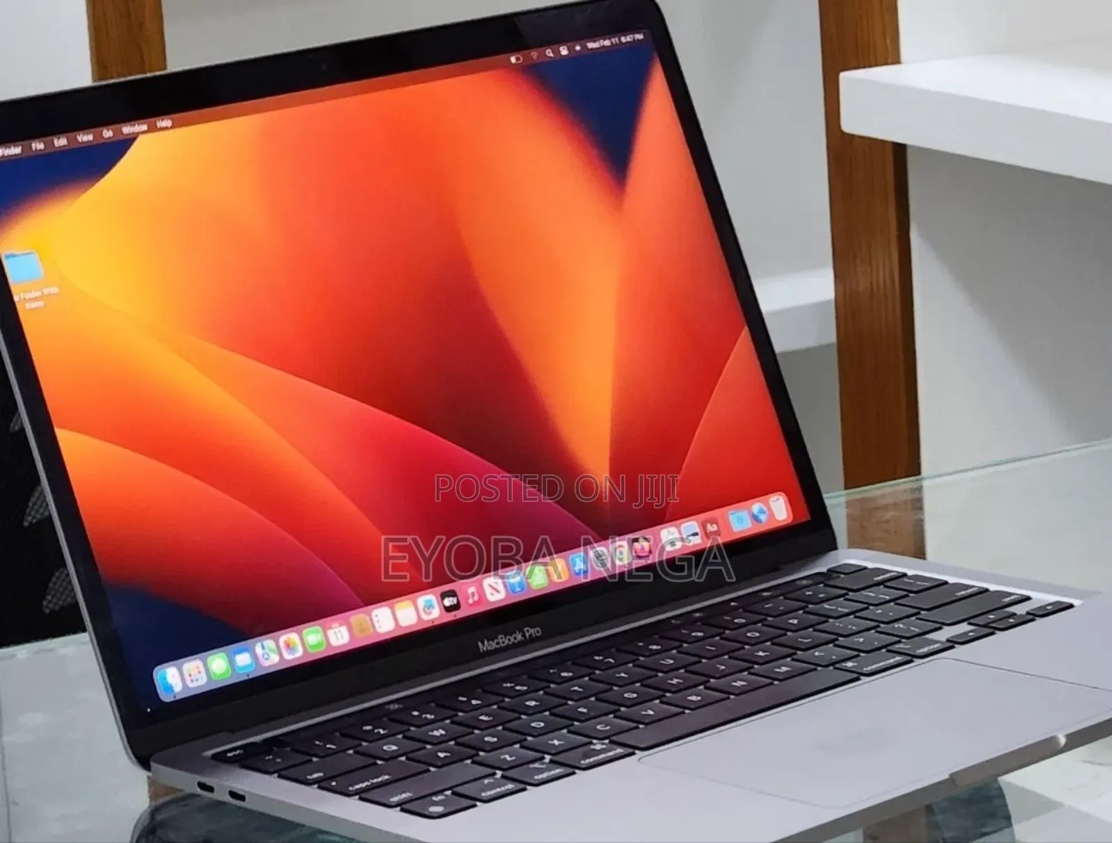 Laptop Apple MacBook Pro 2022 M2 8GB Apple M2 SSD 256GB