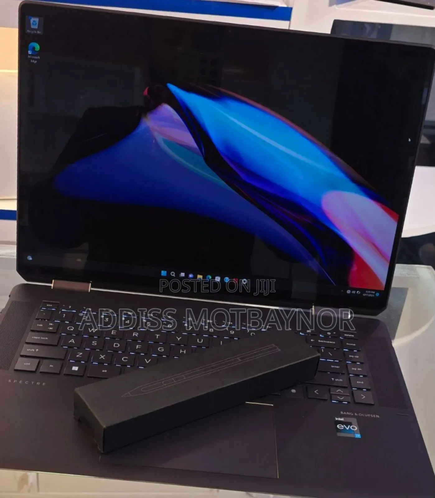 New Laptop HP Spectra 13 16GB Intel Core I7 SSD 512GB