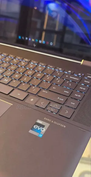 New Laptop HP Spectra 13 16GB Intel Core I7 SSD 512GB