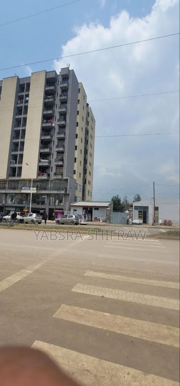 አስፓልት ዳር የሚሸጥ ቤት