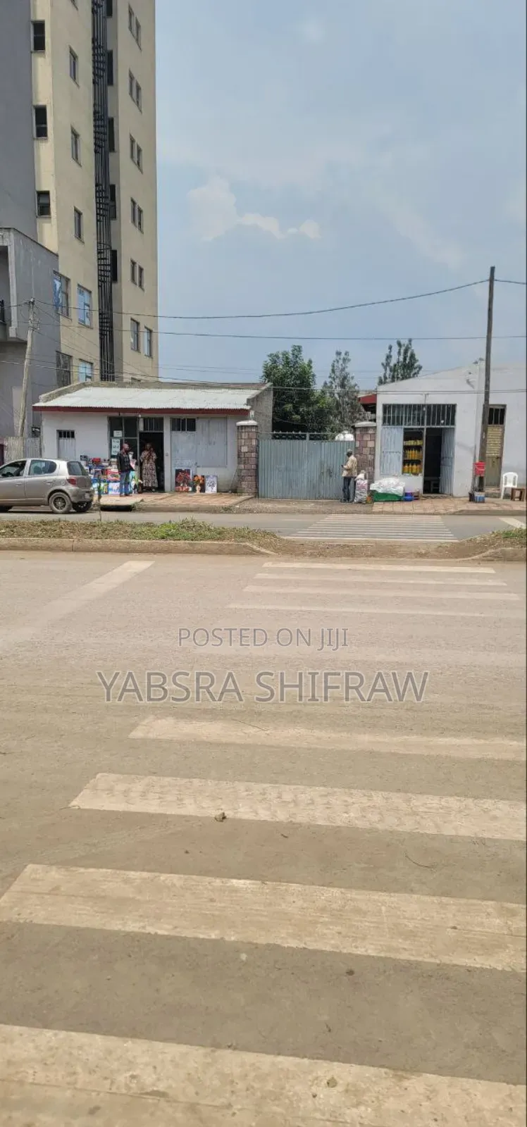 አስፓልት ዳር የሚሸጥ ቤት