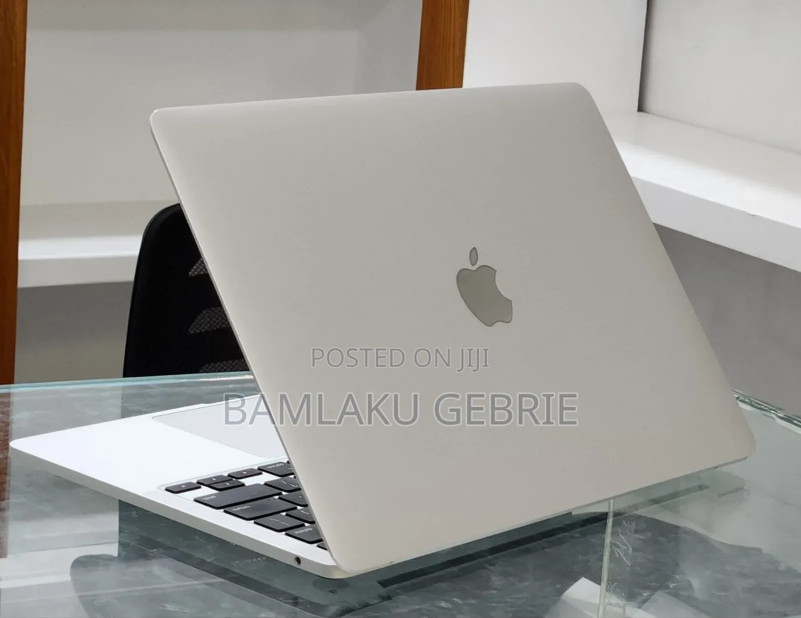 New Laptop Apple MacBook Pro M1 16GB Apple M1 Pro SSD 512GB
