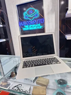 New Laptop Apple MacBook Air 2017 8GB Intel Core I5 SSD 256GB