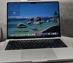 New Laptop Apple Macbook Pro 2025 M5 14-Inch 16GB Apple M5 SSD 512GB