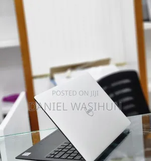New Laptop Dell XPS 13 7390 8GB Intel Core I7 SSD 512GB