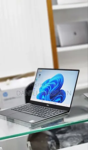 New Laptop Dell XPS 13 7390 8GB Intel Core I7 SSD 512GB