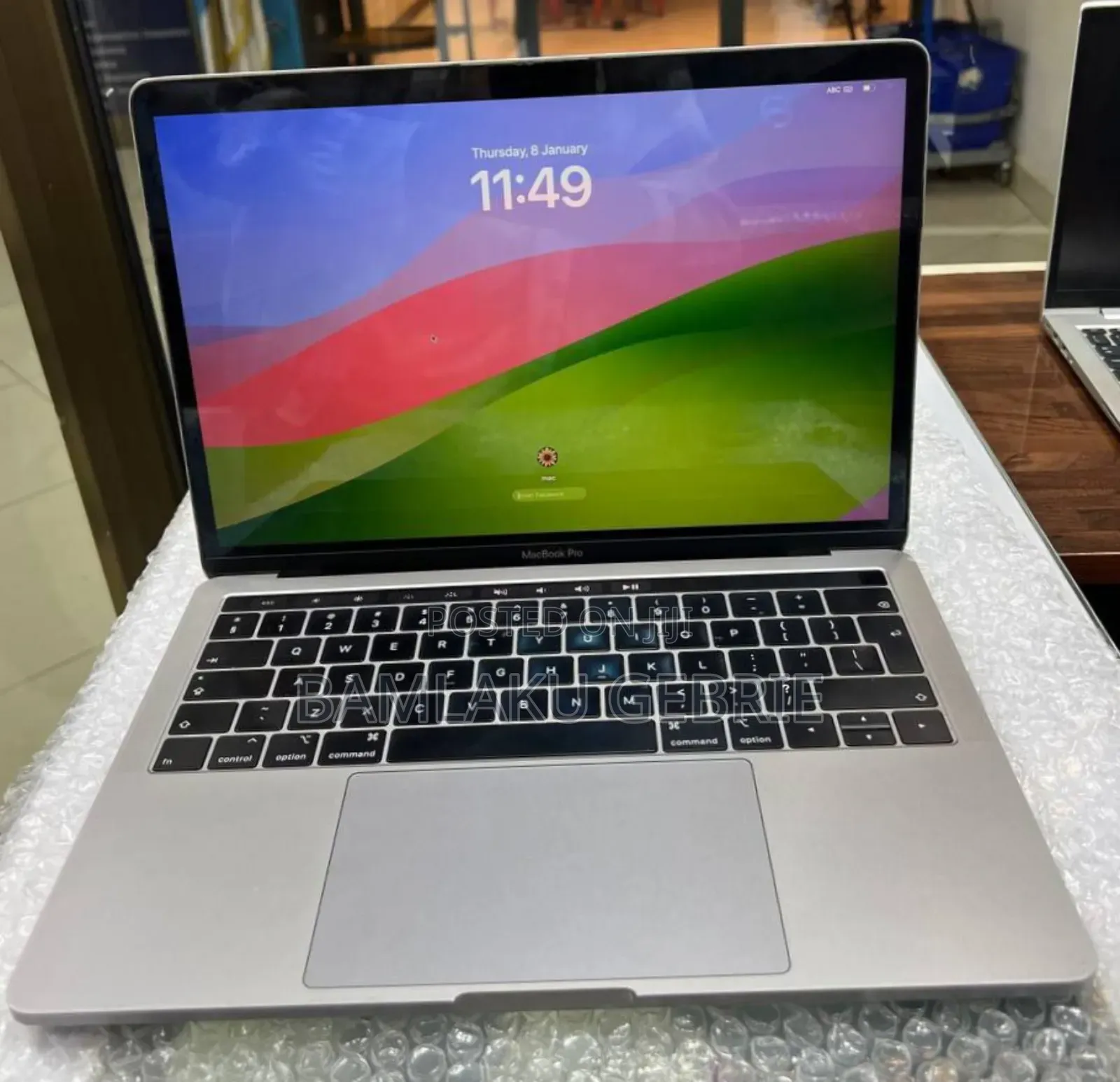 New Laptop Apple MacBook Pro 2019 8GB Intel Core I5 SSD 128GB