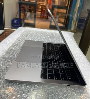 New Laptop Apple MacBook Pro 2019 8GB Intel Core I5 SSD 128GB