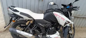 TVS Apache 180 RTR 2022 White