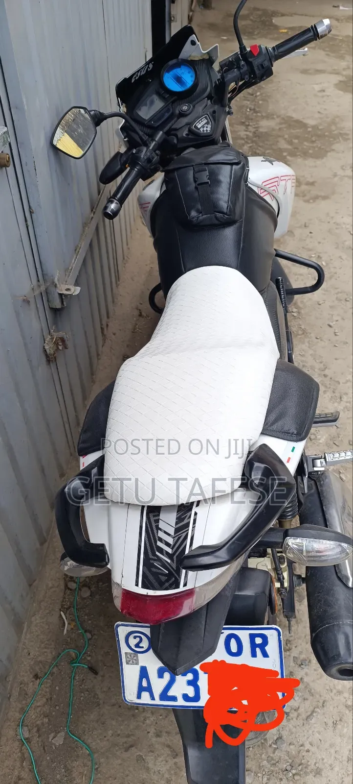 TVS Apache 180 RTR 2022 White