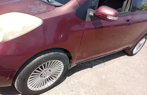 Toyota Yaris 2010 Burgundy