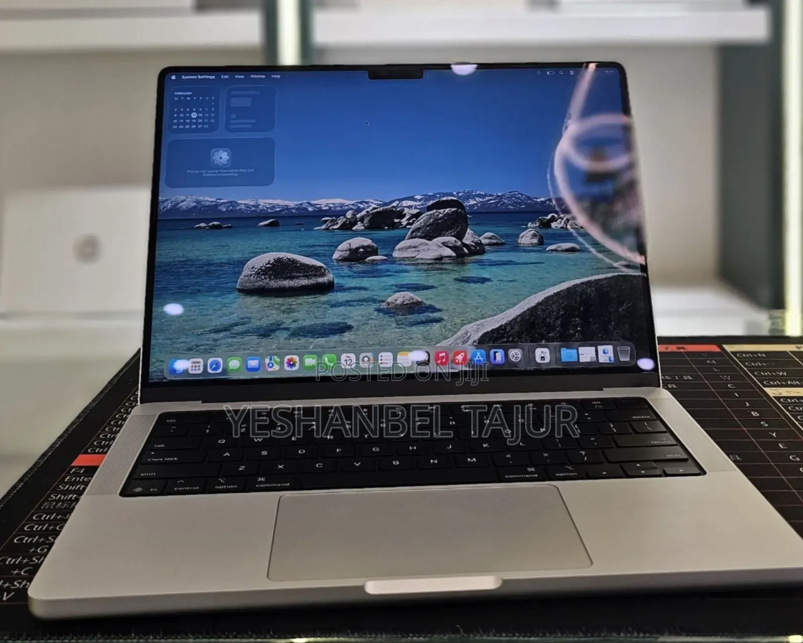 New Laptop Apple Macbook Pro 2025 M5 14-Inch 16GB Apple M5 SSD 512GB