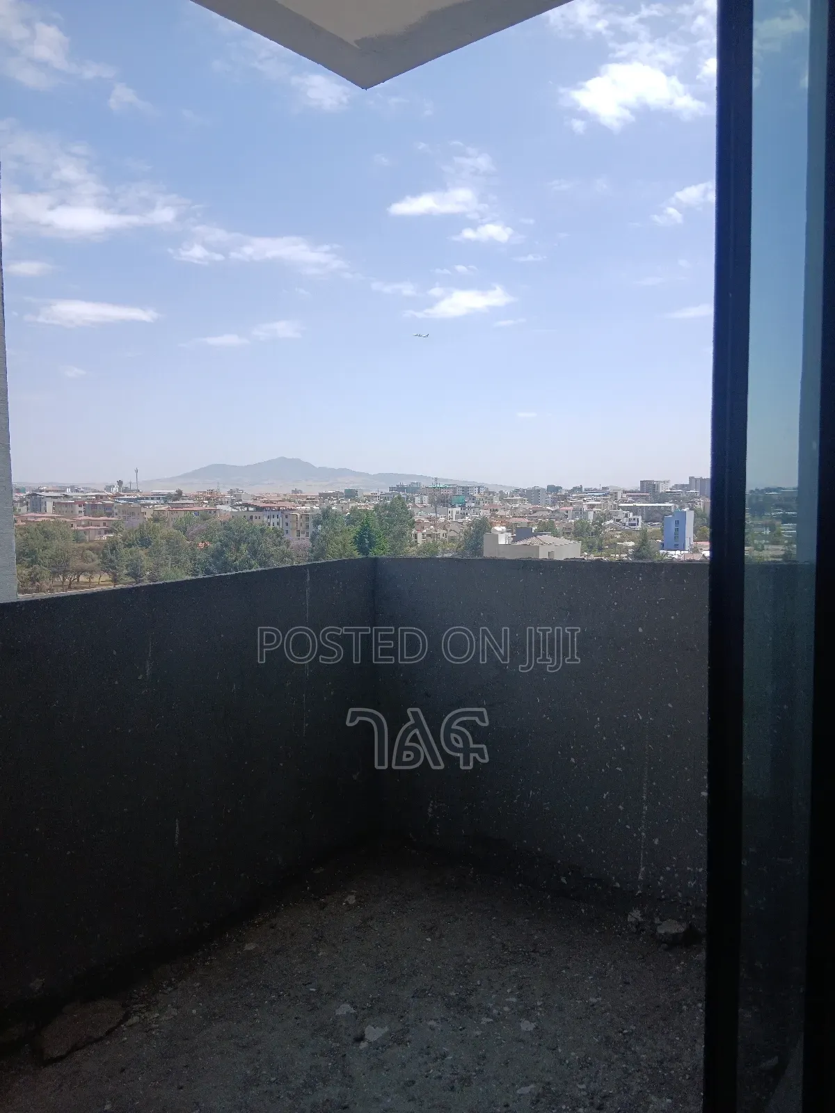 3bdrm Apartment in Cmc ጋስት ሞል ጎን ባለ 3, Bole for sale