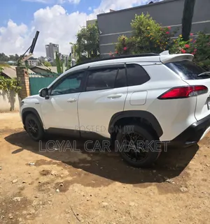Toyota Corolla Cross Hybrid 2023 White