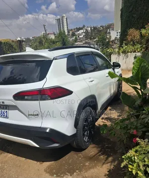 Toyota Corolla Cross Hybrid 2023 White