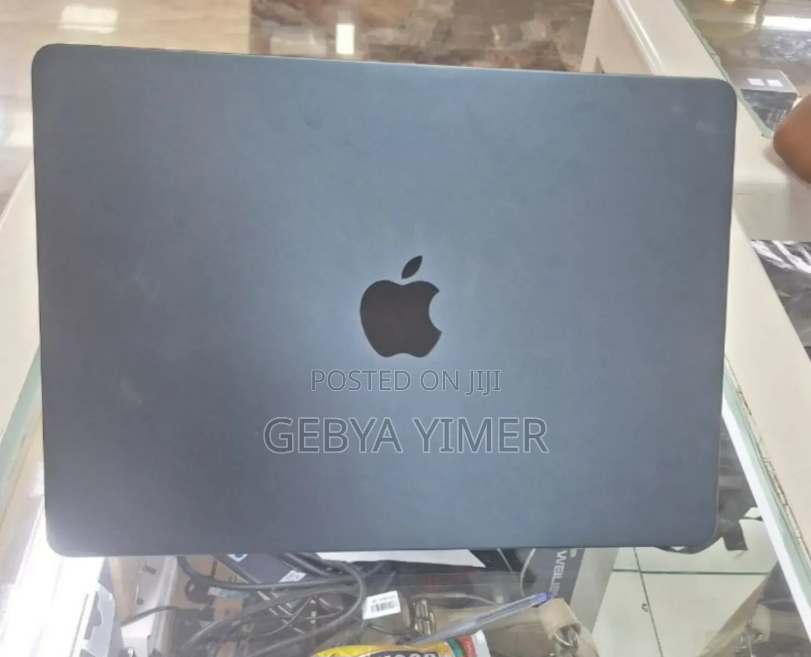 New Laptop Apple MacBook Air 2025 M4 13-Inch 16GB Apple M4 SSD 256GB