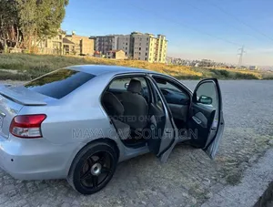 Toyota Yaris 2009 Silver