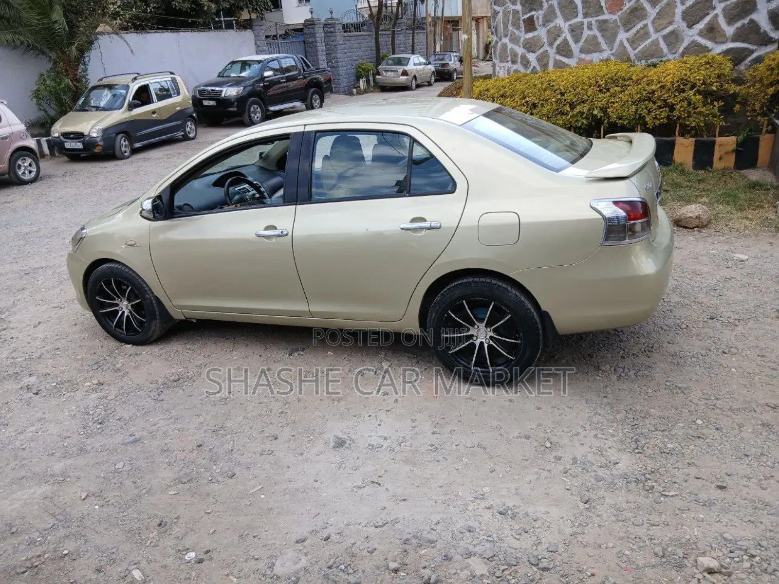 Toyota Belta 2006 Yellow