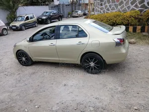 Toyota Belta 2006 Yellow