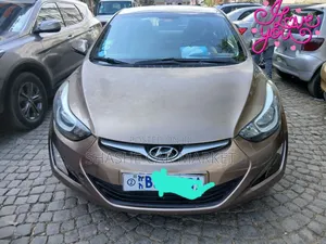 Hyundai Elantra 2015 Yellow