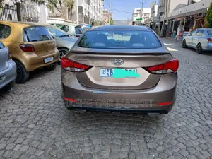 Hyundai Elantra 2015 Yellow