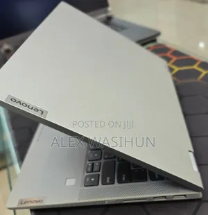 New Laptop Lenovo Flex 5 8GB AMD Ryzen 5 SSD 512GB