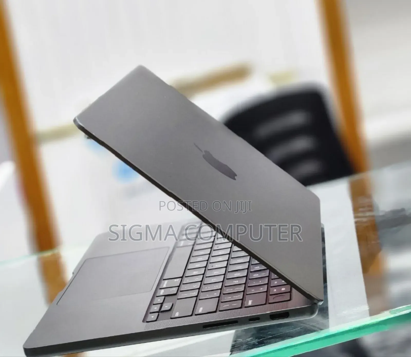 New Apple MacBook Air 2025 M4 13-Inch 16GB Intel Core I9 SSD 512GB