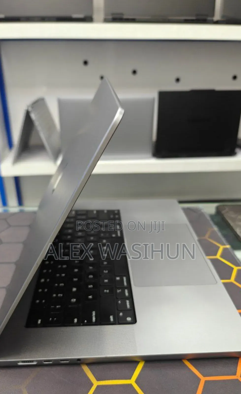 New Laptop Apple MacBook Pro M1 64GB Apple M1 Max SSD 1T