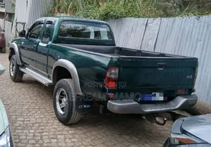 Toyota Hilux 2004 Silver