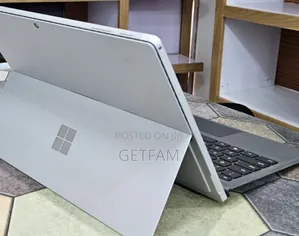 New Laptop Microsoft Surface 16GB Intel Core I7 SSD 256GB