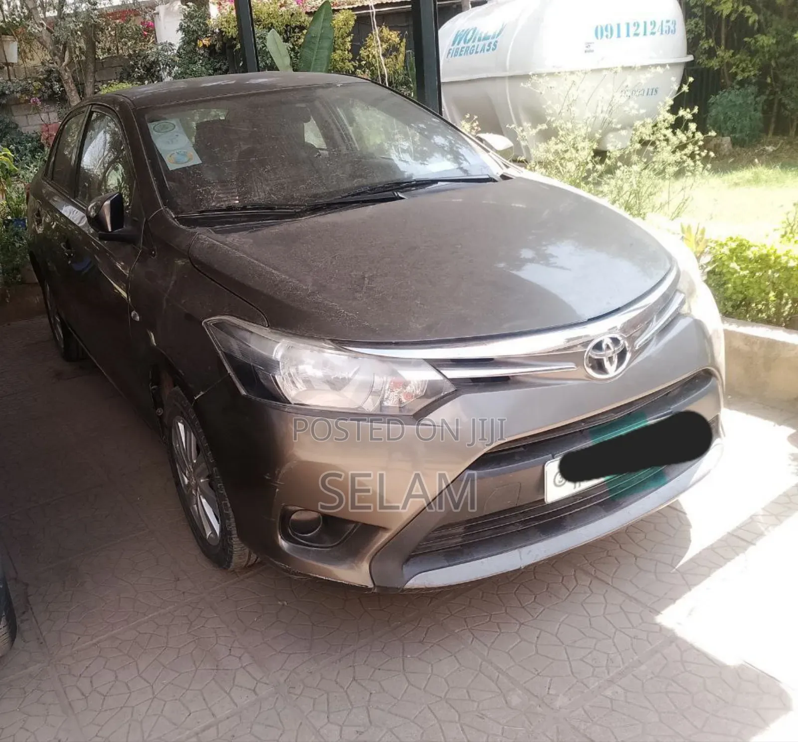 Toyota Yaris L Hatchback 3dr 2014 Gold