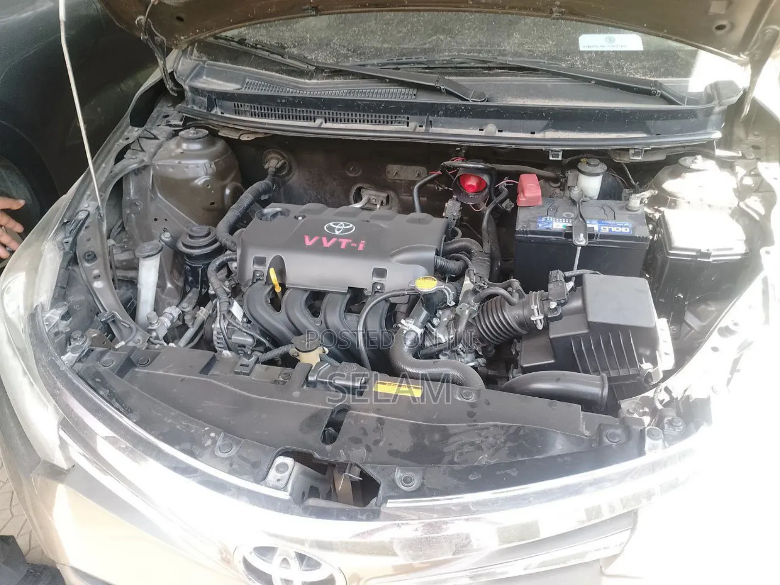 Toyota Yaris L Hatchback 3dr 2014 Gold