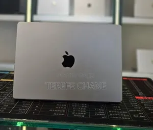 New Apple MacBook Air 2024 M3 15-Inch 16GB Intel Core I9 SSD 512GB