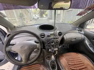 Toyota Yaris 1.5 2000 Blue