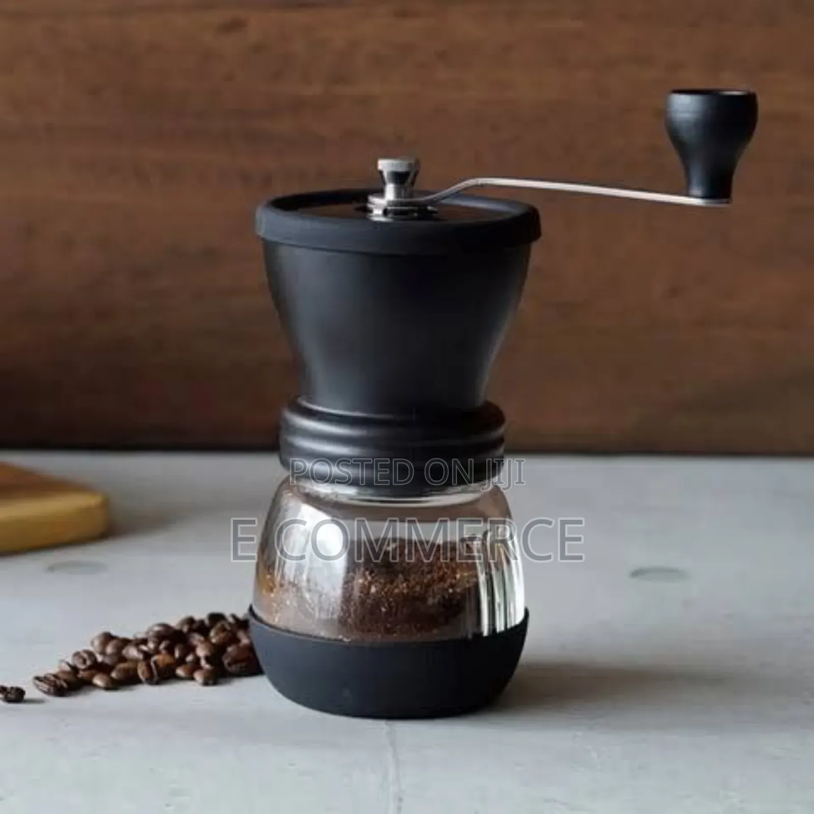 በእጅ የሚሰራ የቡና መፍጫ (Manual Coffee Grinder)