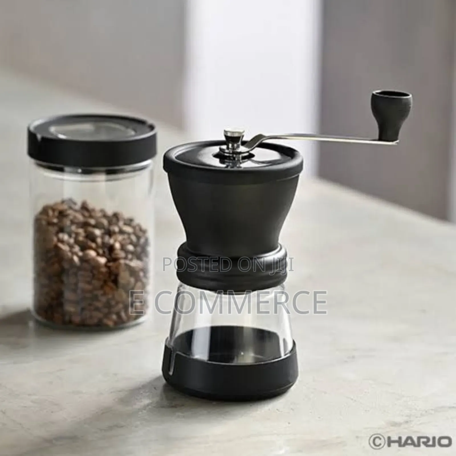 በእጅ የሚሰራ የቡና መፍጫ (Manual Coffee Grinder)