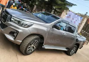Toyota Hilux 2020 Silver