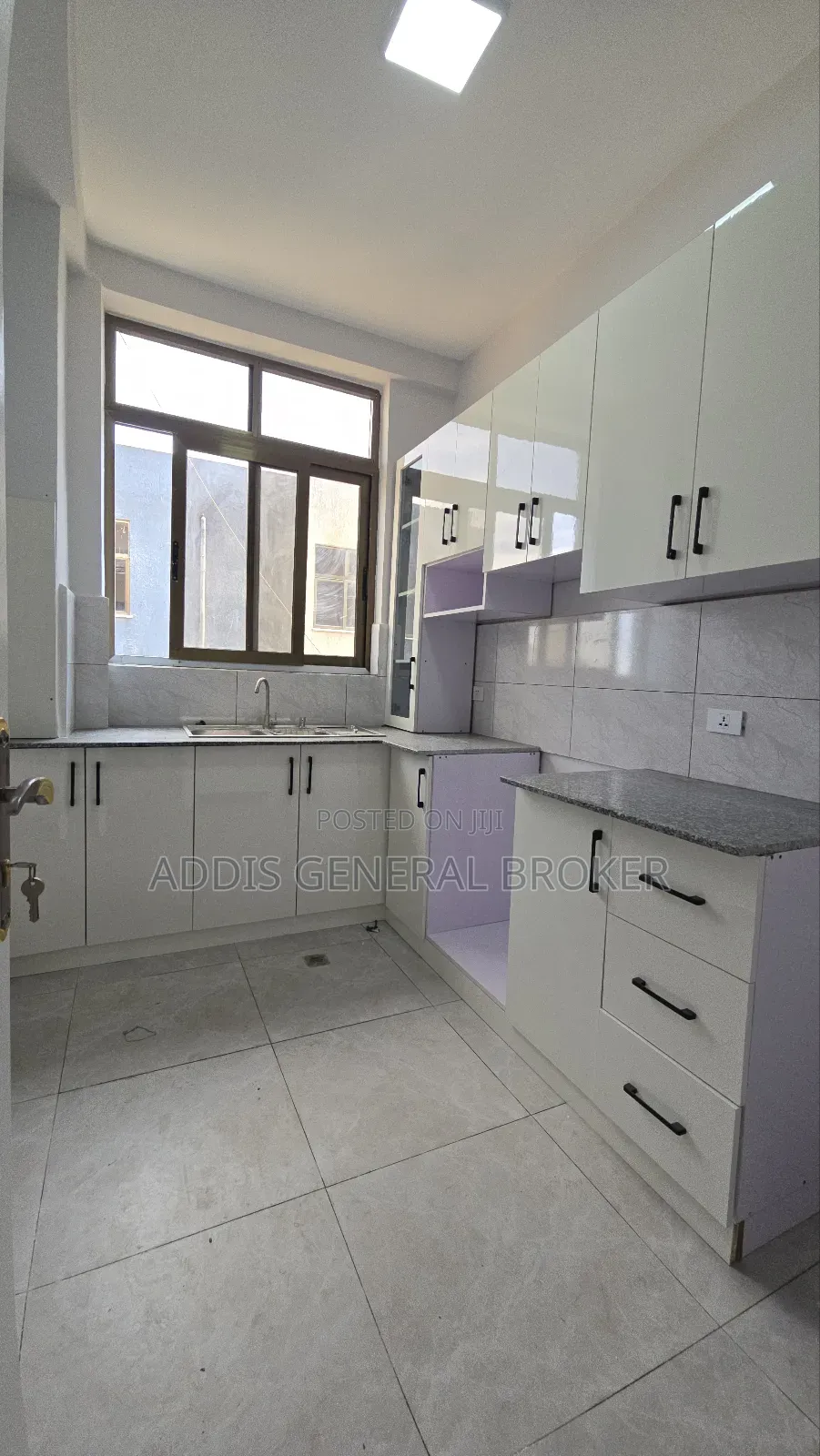 3bdrm Apartment in ሀይሌ ጋርመንት, Nifas Silk-Lafto for sale