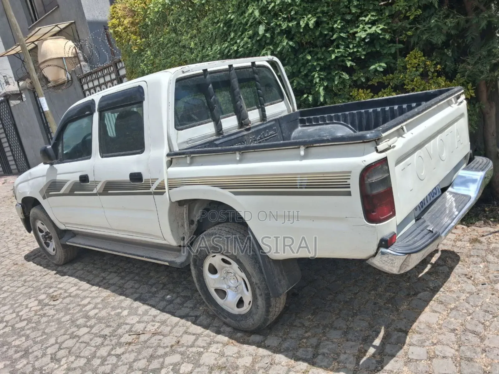 Toyota Hilux 2003 White