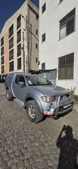 Mitsubishi L200 Club Cab 2.5 180hp 4WD 2008 Silver