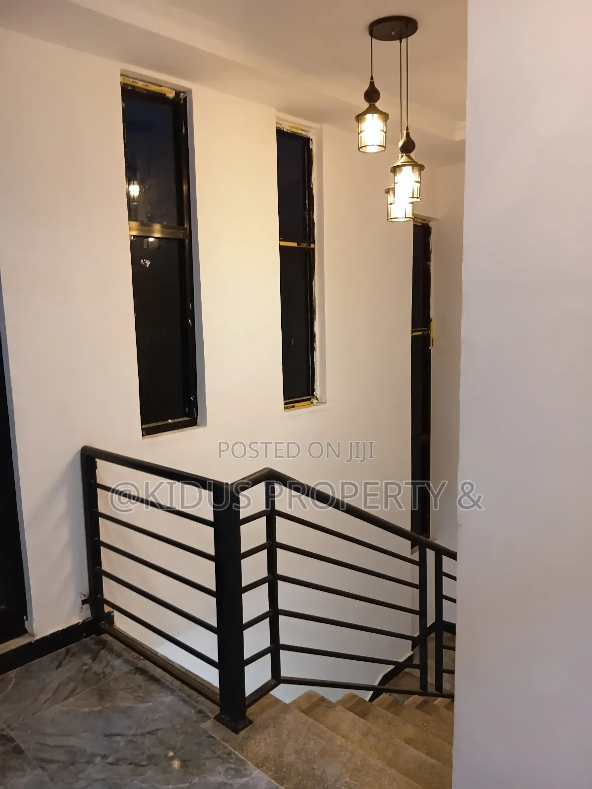 8bdrm Townhouse / Terrace in Nasswe Real States, Nifas Silk-Lafto